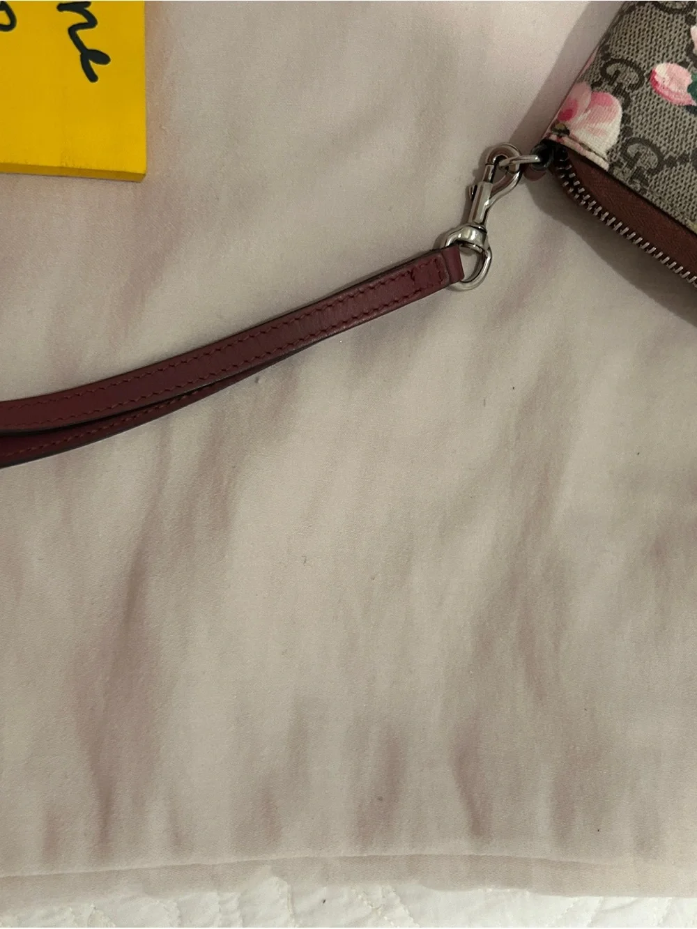 Gucci Floral GG Zip-Around Wallet in Beige with Pink and Red Accents - Picture 8 of 8
